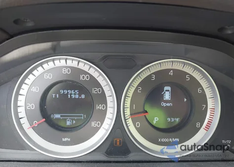 2013 Volvo Xc70 3.2 Premier z USA, uszkodzony, nr VIN YV4940BZ6D1160291